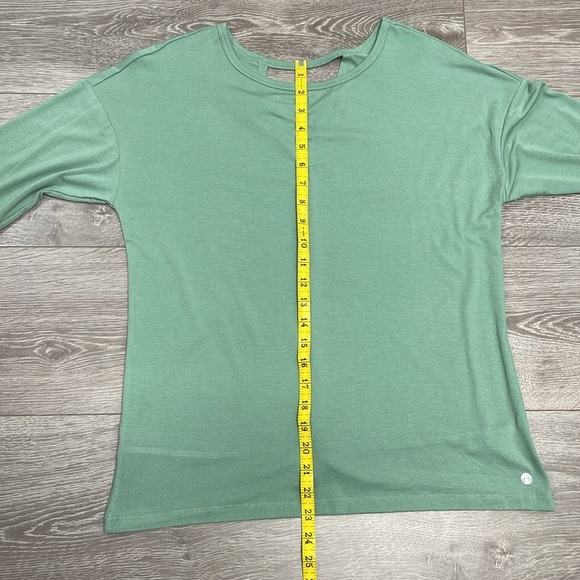 NWT Apana Yoga Long Sleeve Top Back Cutout and Twist Detail Feldspar Green M - Picture 8 of 16